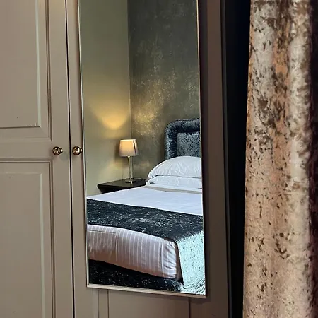 Numa Palazzo San Niccolo Aparthotel 4*