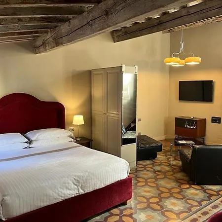 Aparthotel Numa Palazzo San Niccolo Florence