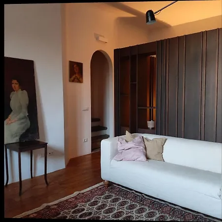 Palazzo Larioni Dei Bardi *