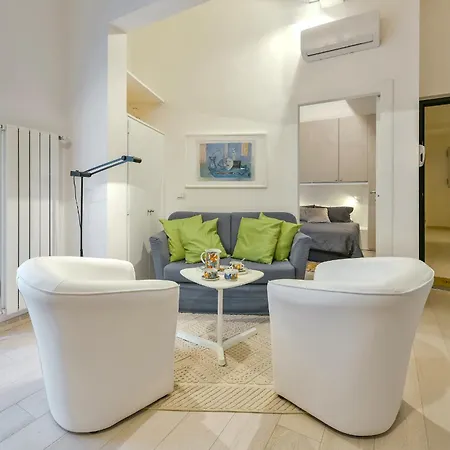 Minerva Arno River Apartment Florence