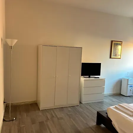 Via Delle Ghiacciaie House Apartment Florence