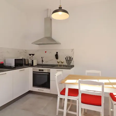 Galliano Apartment *
