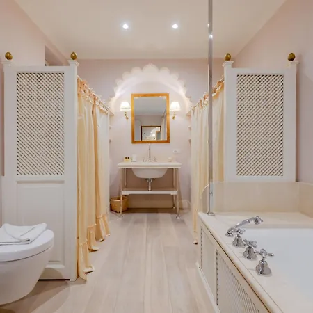 Apartment Palazzo Bartolommei Dimora Storica Centralissima