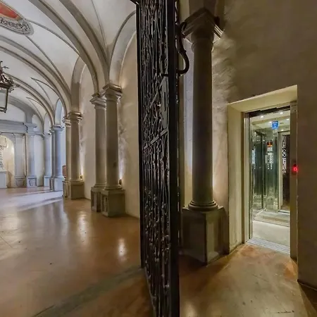 Apartment Palazzo Bartolommei Dimora Storica Centralissima