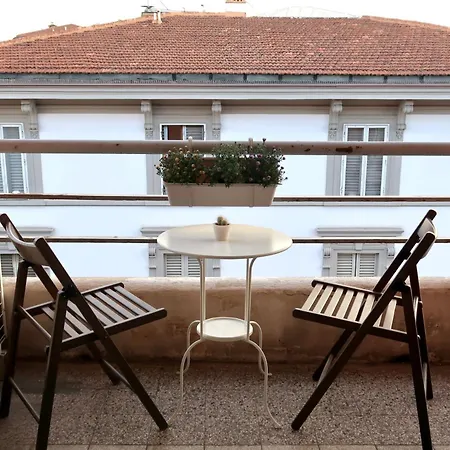 Bed and Breakfast Cozy Esthers T With Balcony *