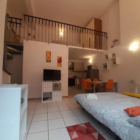 Apartament Gemme Fiorentine In Front Of The Train Station 5 Minutes From The Centre Free Parking *