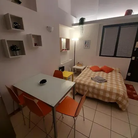Gemme Fiorentine In Front Of The Train Station 5 Minutes From The Centre Free Parking Apartament Florencja