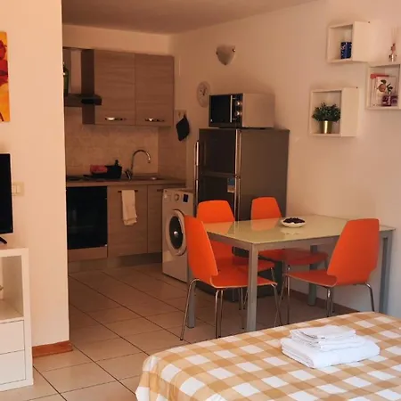 Gemme Fiorentine In Front Of The Train Station 5 Minutes From The Centre Free Parking Apartman Firenze