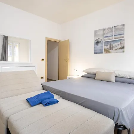 Apartment Borgognissanti Florence