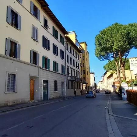 Charming & Spacious Florentine Just Two Mins From Tram Stop