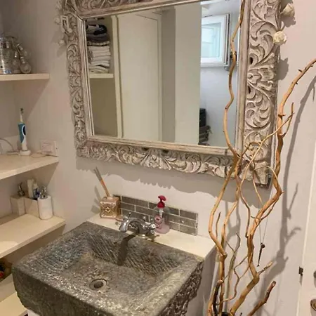 Piscina, Relax E Arte Apartment *