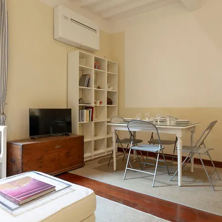 Sweet House In Petrarca Street