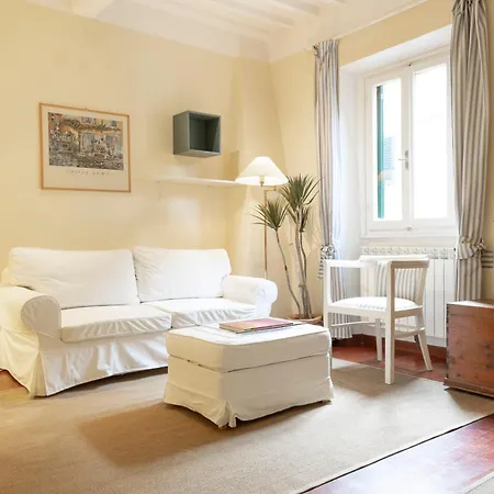 Sweet House In Petrarca Street *