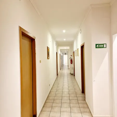 2000 Hotel