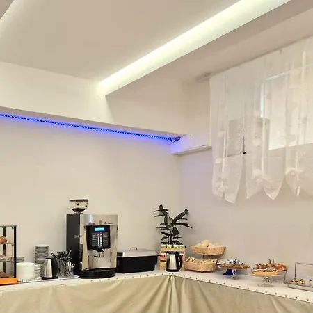 2000 Hotell 2*