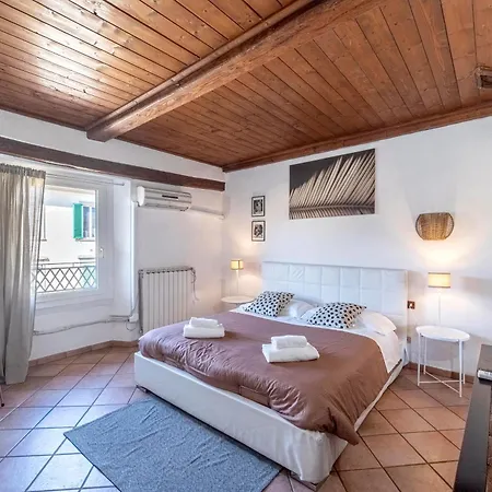 Tora Guest house Florence