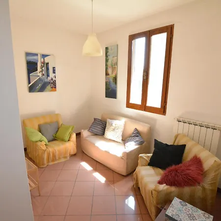 For 5 By Santa Croce