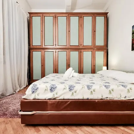 Apartment Uffizi 2 *