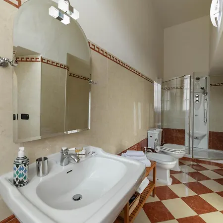 Palazzo Alfani - Residenza D'epoca 3*