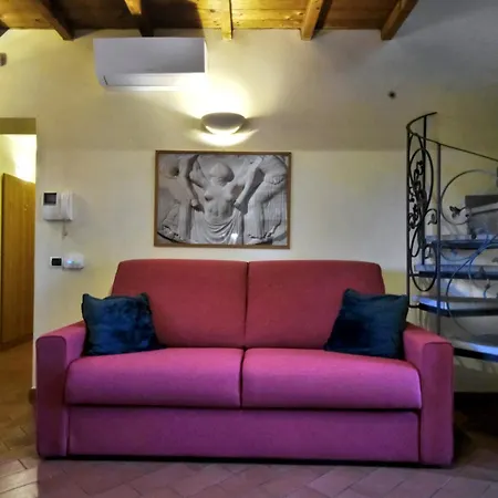 Wine Barbaresco Apartment Florence