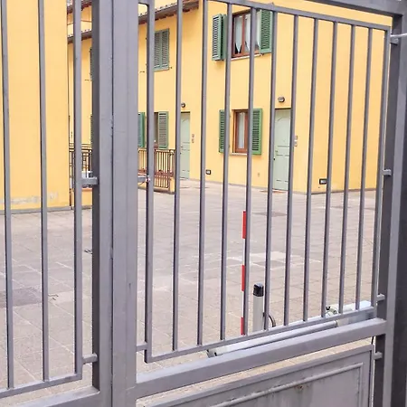 House Nubia, San Frediano, Near Ponte Vecchio, With Free Private Parking Lot Apartment Florence