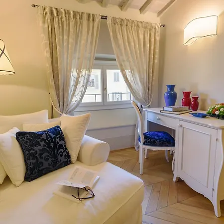 Palazzo Della Stufa Residenza D'epoca Couette-café 3*