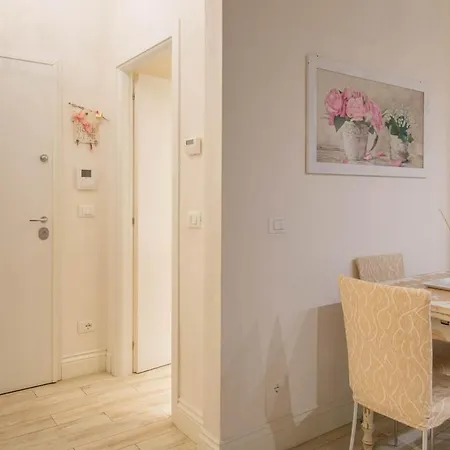 Stylish 2 Bedroom Flat - Garden * Φλωρεντία
