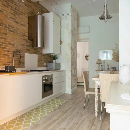 Διαμέρισμα Stylish 2 Bedroom Flat - Garden Φλωρεντία