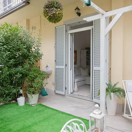 Stylish 2 Bedroom Flat - Garden Διαμέρισμα Φλωρεντία
