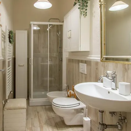 Stylish 2 Bedroom Flat - Garden * Φλωρεντία