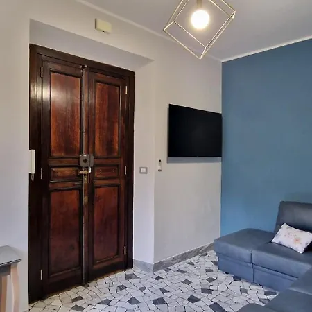 G&g One Station Apartment *
