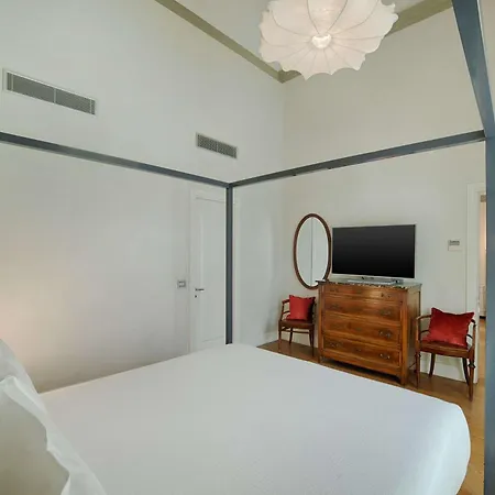 Hotel Nh Collection Porta Rossa 5*