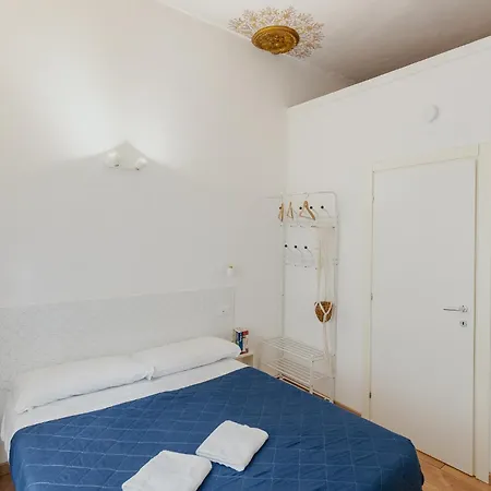 Florence Rooms Bed & Breakfast *