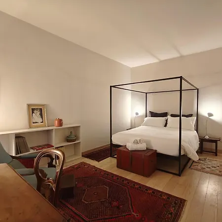 Mazzini Charming Getaway With Courtyard *