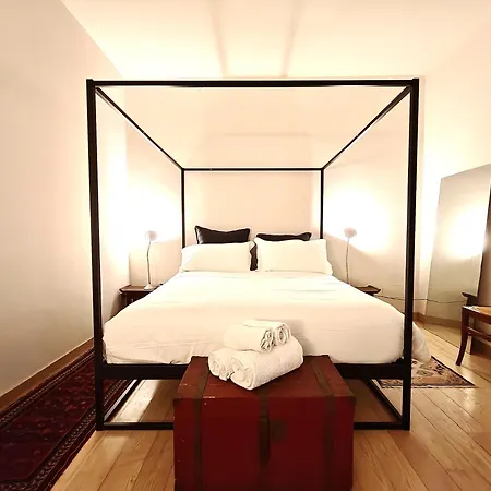 Mazzini Charming Getaway With Courtyard *