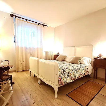 Apartment Mazzini Charming Getaway With Courtyard