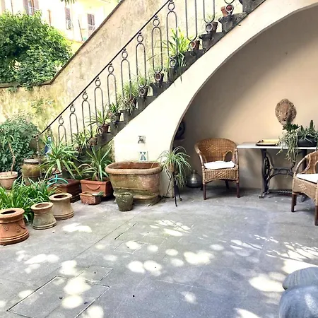 Apartment Mazzini Charming Getaway With Courtyard *