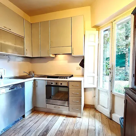 Mazzini Charming Getaway With Courtyard Apartment Florence