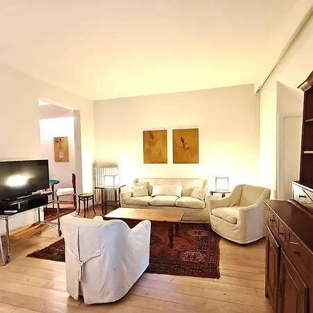 Apartment Mazzini Charming Getaway With Courtyard *
