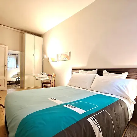 Mazzini Charming Getaway With Courtyard Apartment Florence