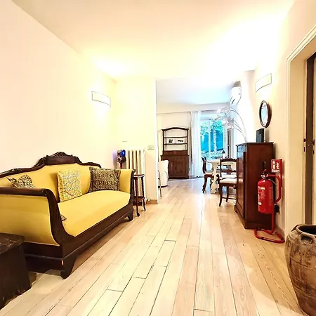 Apartment Mazzini Charming Getaway With Courtyard Florence