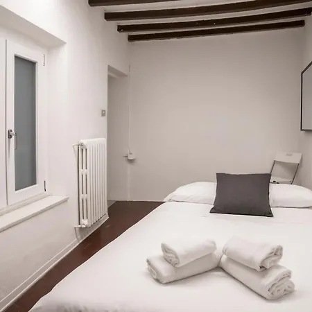 Apartment Pitti13 Florence