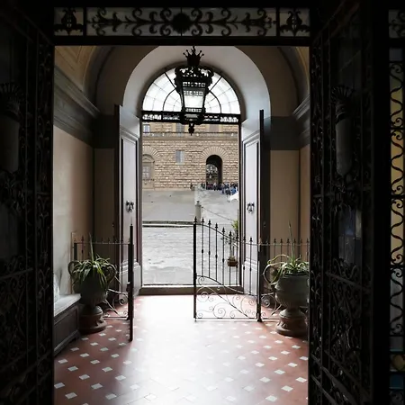 Pitti13 Apartment