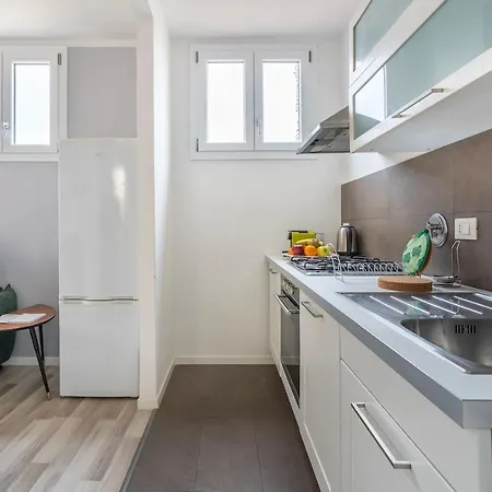 Apartment House On The Roof - Dolce *