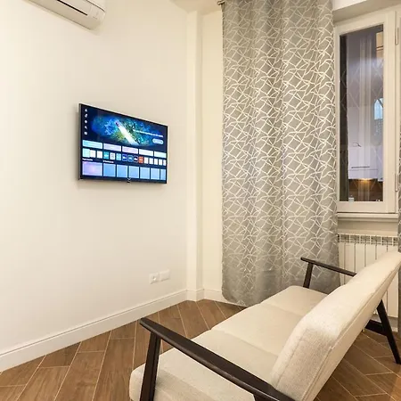 Modern Two-room Near Station And Airport Appartamento