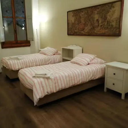 Dante Apartment *