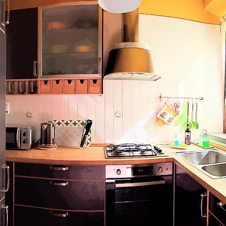 House Nubia, San Frediano, Near Ponte Vecchio, With Free Private Parking Lot