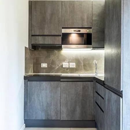 New - 2 Min Metro Batoni - Luxury Con Posto Auto Apartment