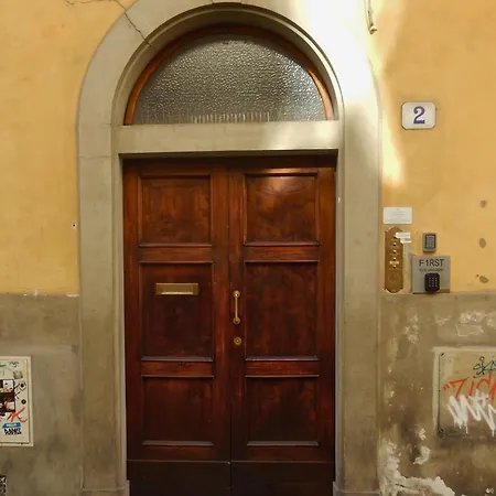 Beautiful 2 Bedroom At The Historic Center Florence