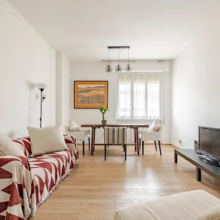 Apartment With A View And A Glass Of Wine!